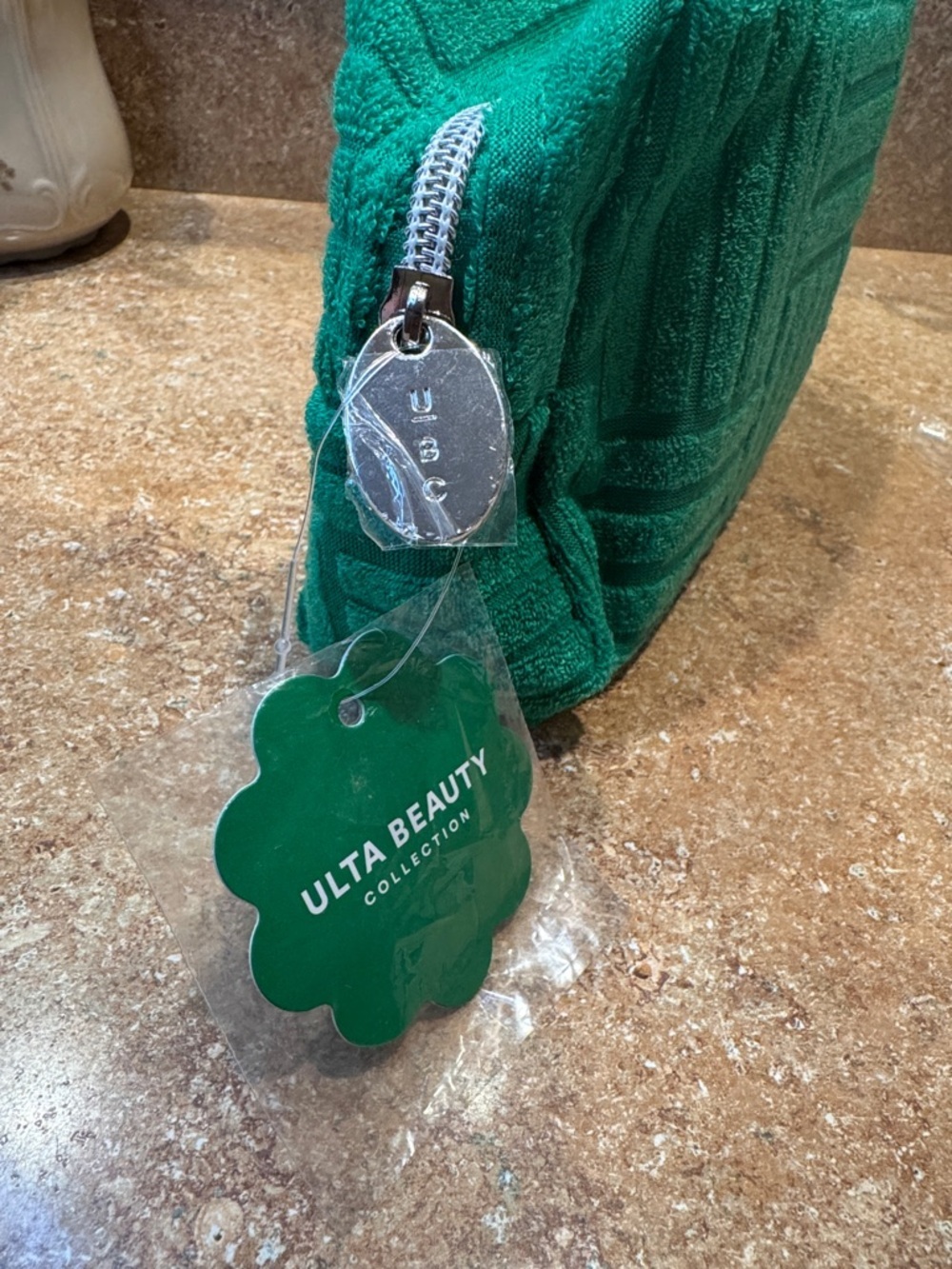 Ulta Beauty Emerald Green Geometric Texture Cosmetic Pouch - Picture 4 of 6